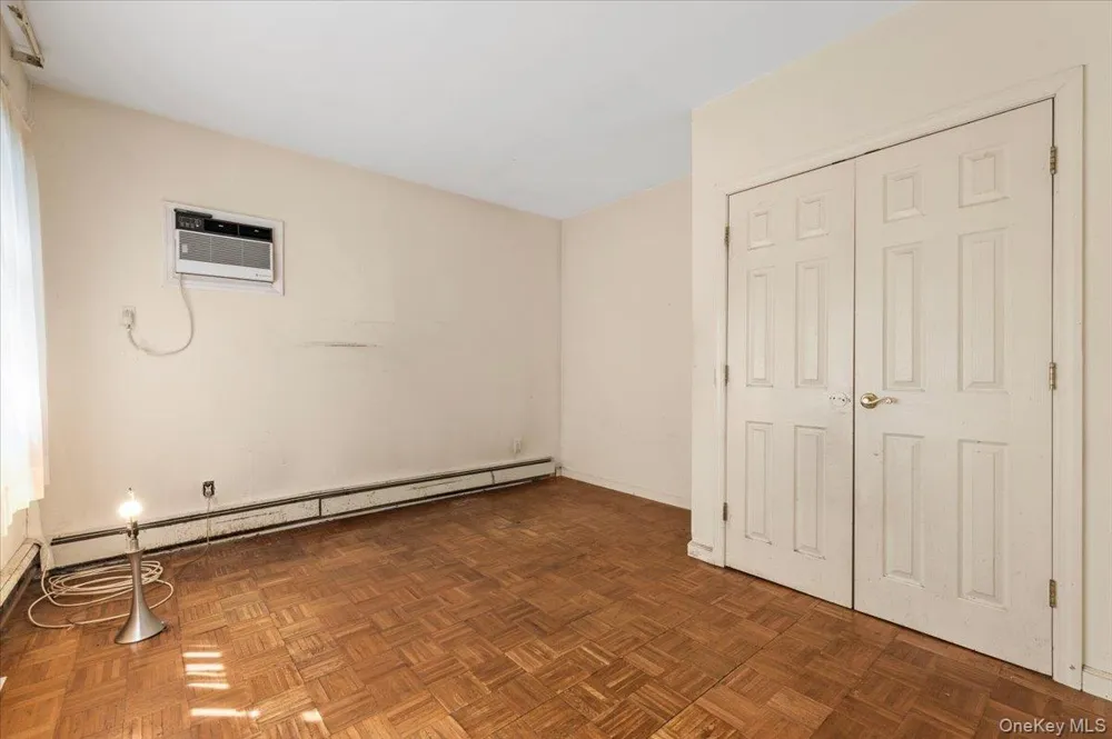 33 Lawrence Avenue Malverne, NY 11565