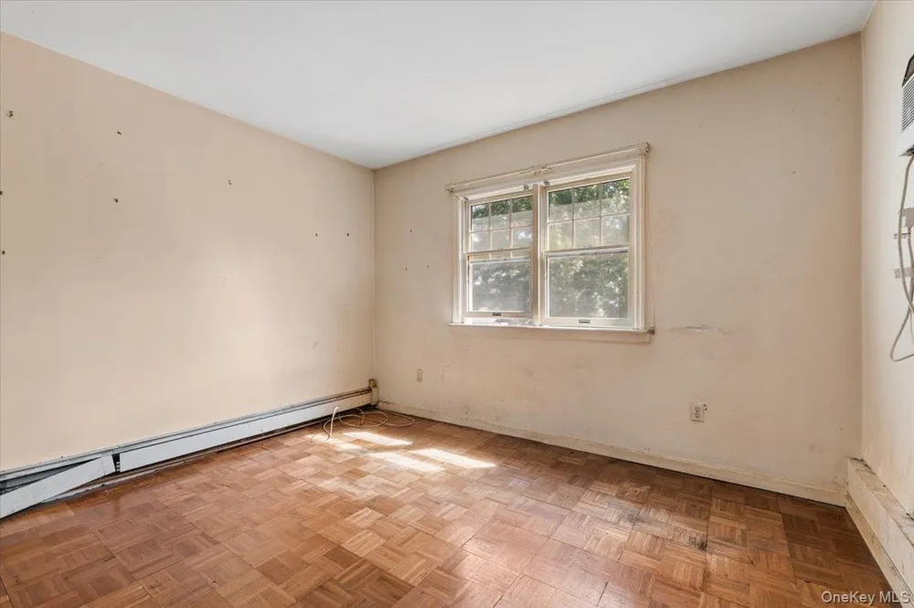 33 Lawrence Avenue Malverne, NY 11565