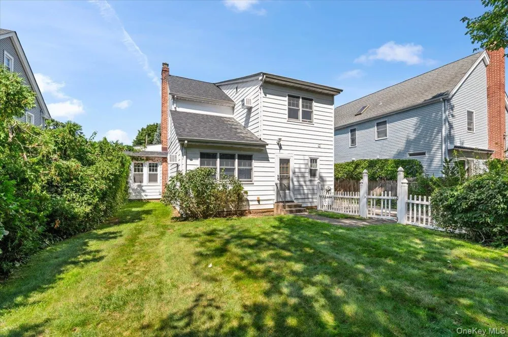 33 Lawrence Avenue Malverne, NY 11565