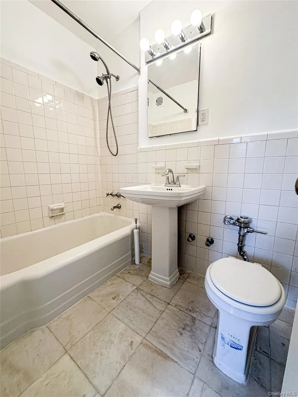 10025 Queens Boulevard #6L Forest Hills, NY 11375