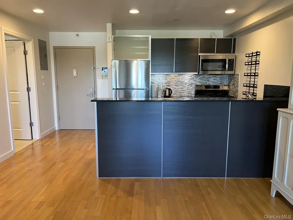 143-20 Hoover Avenue #603 Briarwood, NY 11435