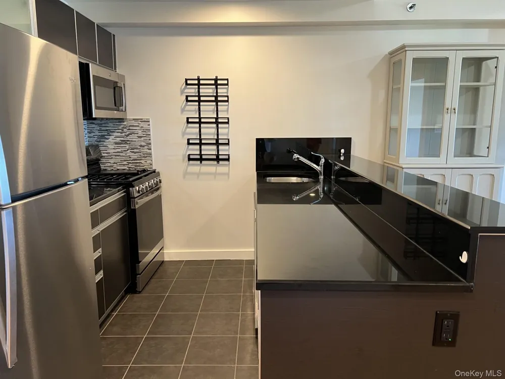 143-20 Hoover Avenue #603 Briarwood, NY 11435