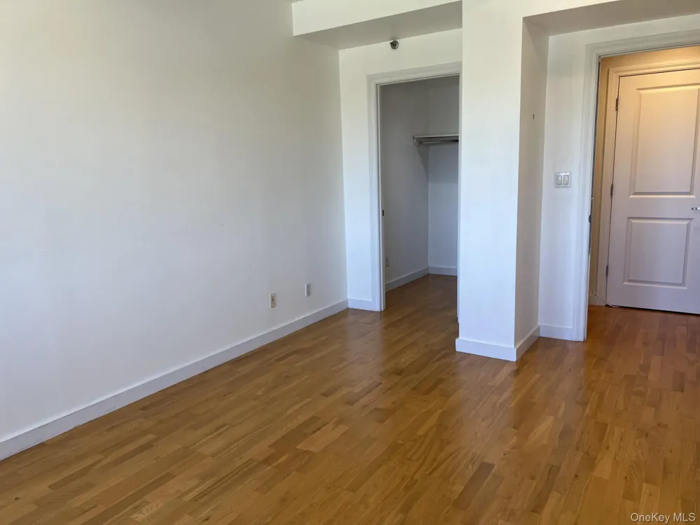 143-20 Hoover Avenue #603 Briarwood, NY 11435