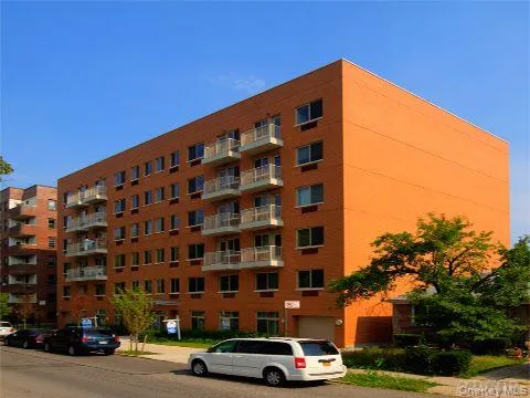 143-20 Hoover Avenue #603 Briarwood, NY 11435