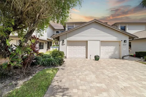 5239 HERON WAY #102