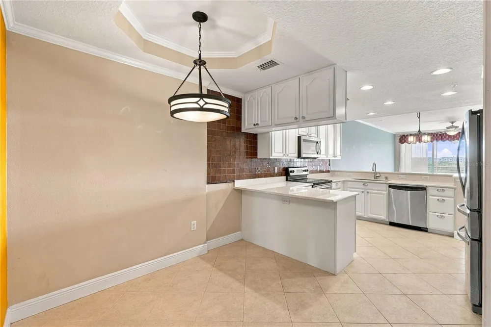 7070 KEY HAVEN ROAD #402 Seminole, FL 33777