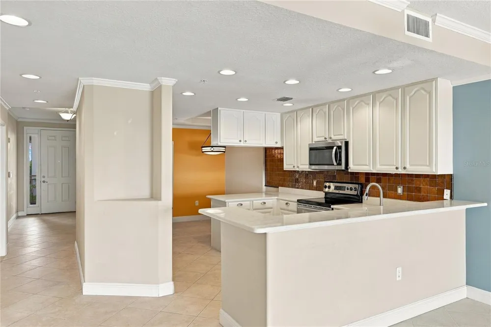 7070 KEY HAVEN ROAD #402 Seminole, FL 33777