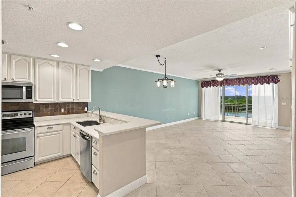 7070 KEY HAVEN ROAD #402 Seminole, FL 33777