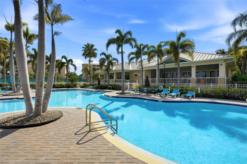 7070 KEY HAVEN ROAD #402 Seminole, FL 33777