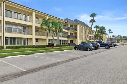 4700 COVE CIRCLE #102