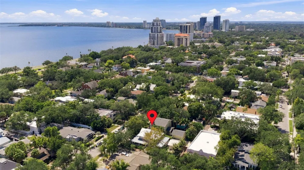 1801 W HILLS AVENUE Tampa, FL 33606
