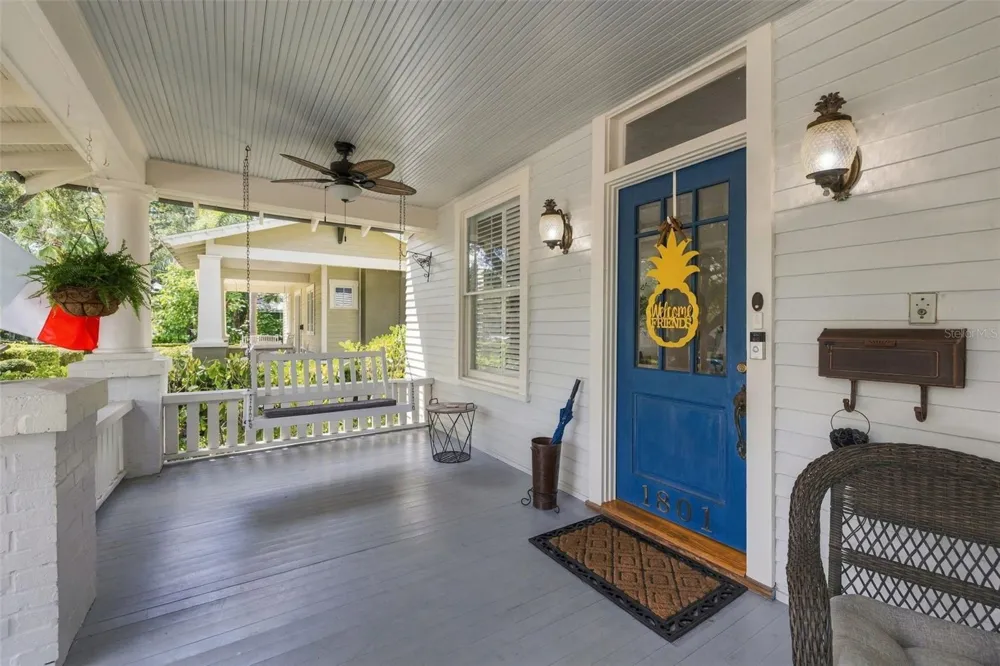 1801 W HILLS AVENUE Tampa, FL 33606