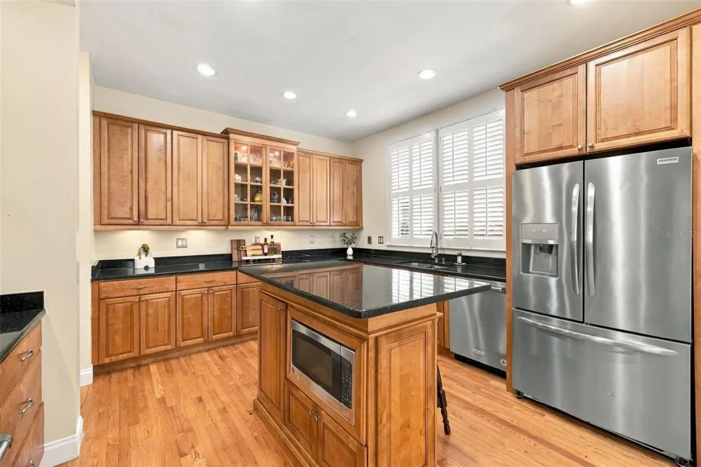 1801 W HILLS AVENUE Tampa, FL 33606