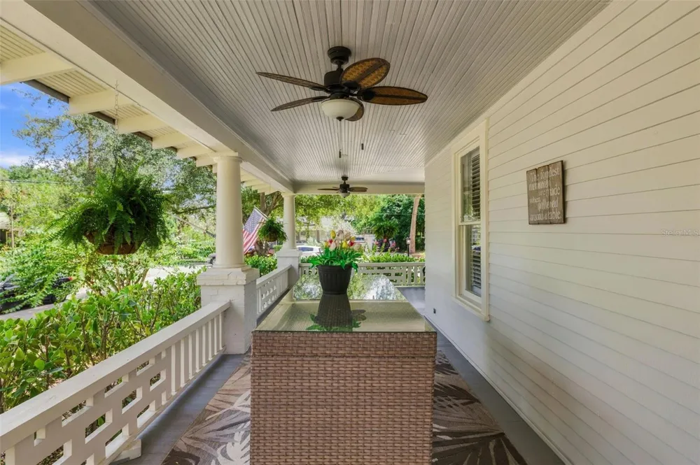 1801 W HILLS AVENUE Tampa, FL 33606