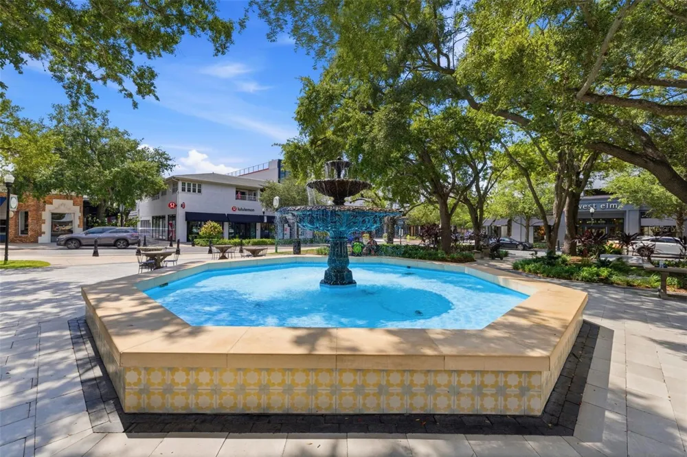 1801 W HILLS AVENUE Tampa, FL 33606