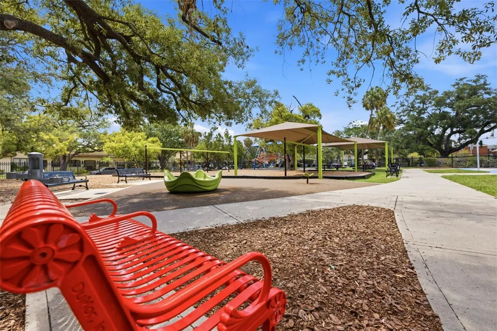 1801 W HILLS AVENUE Tampa, FL 33606