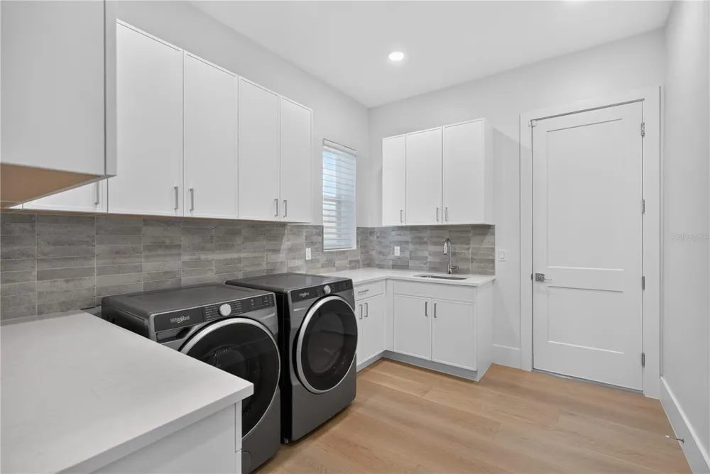100 BLUE MIST WAY Sarasota, FL 34240