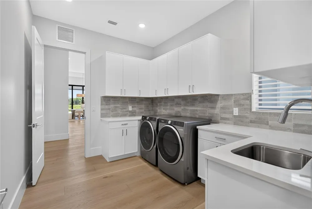 100 BLUE MIST WAY Sarasota, FL 34240