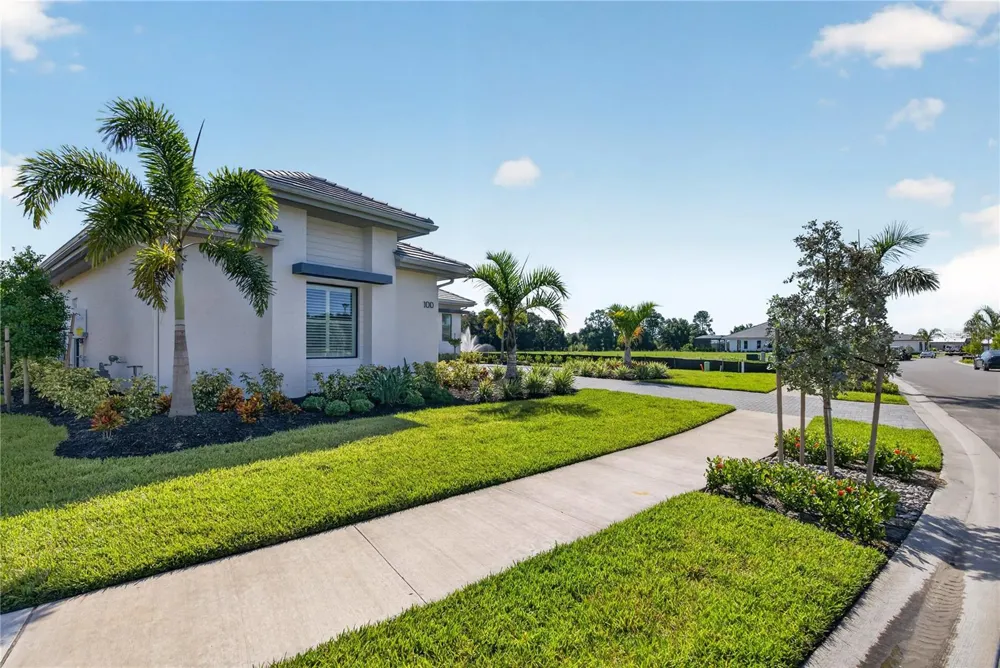 100 BLUE MIST WAY Sarasota, FL 34240