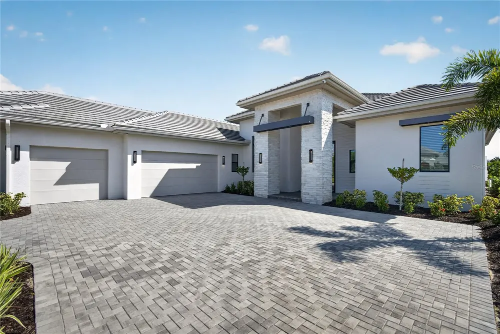 100 BLUE MIST WAY Sarasota, FL 34240