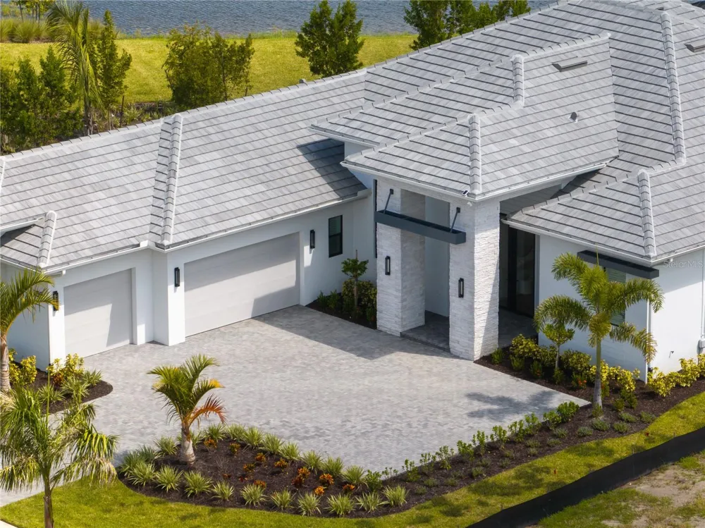 100 BLUE MIST WAY Sarasota, FL 34240