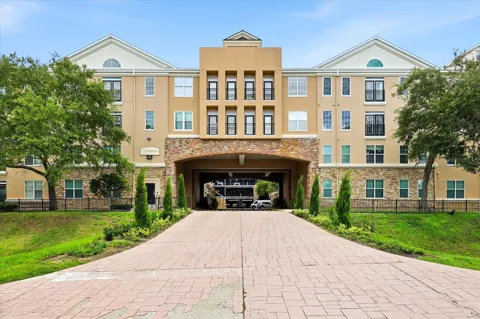 4221 W SPRUCE STREET #2101