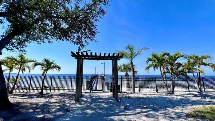 611 DESTINY DRIVE #406 Ruskin, FL 33570