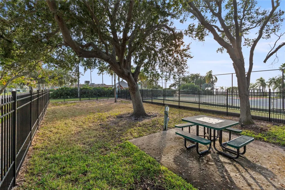 611 DESTINY DRIVE #406 Ruskin, FL 33570