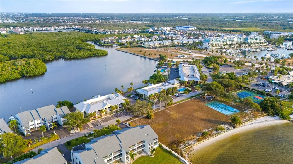 611 DESTINY DRIVE #406 Ruskin, FL 33570