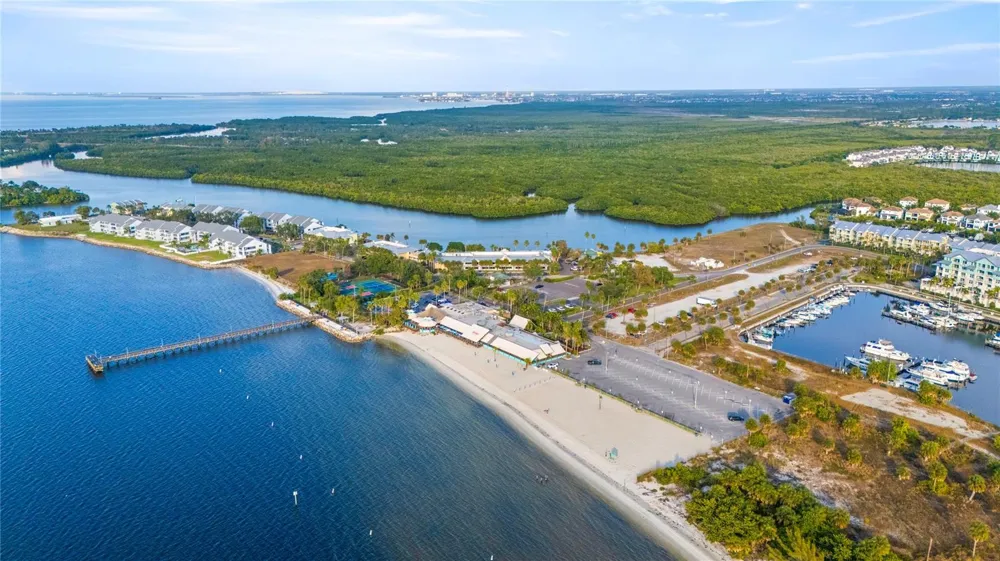 611 DESTINY DRIVE #406 Ruskin, FL 33570