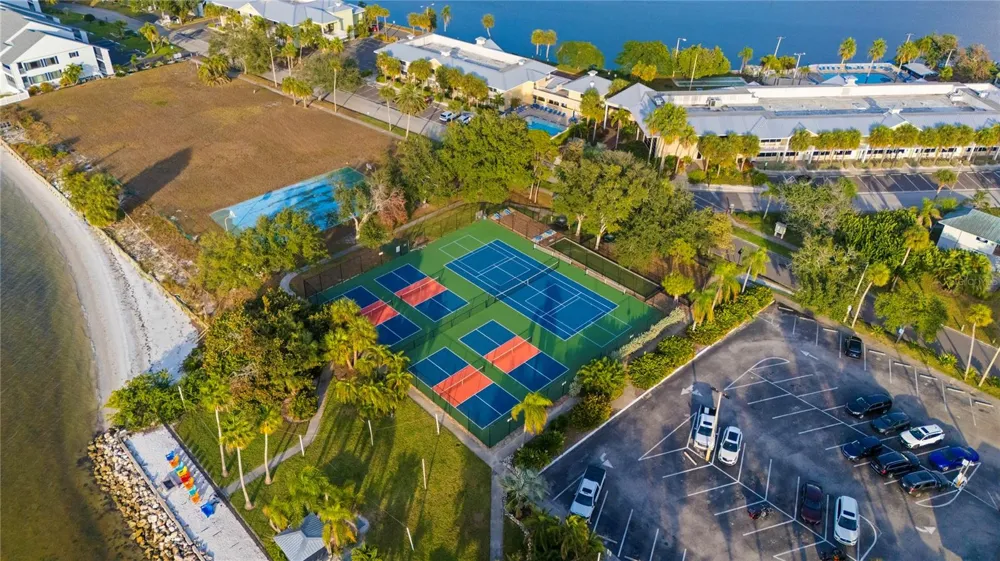 611 DESTINY DRIVE #406 Ruskin, FL 33570