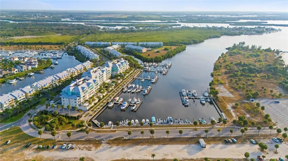 611 DESTINY DRIVE #406 Ruskin, FL 33570