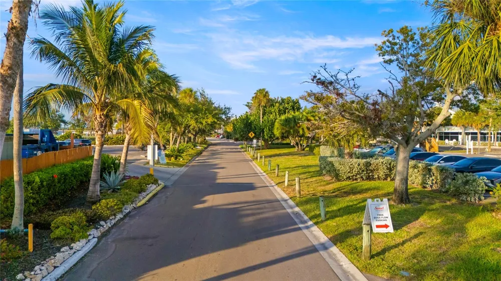 611 DESTINY DRIVE #406 Ruskin, FL 33570