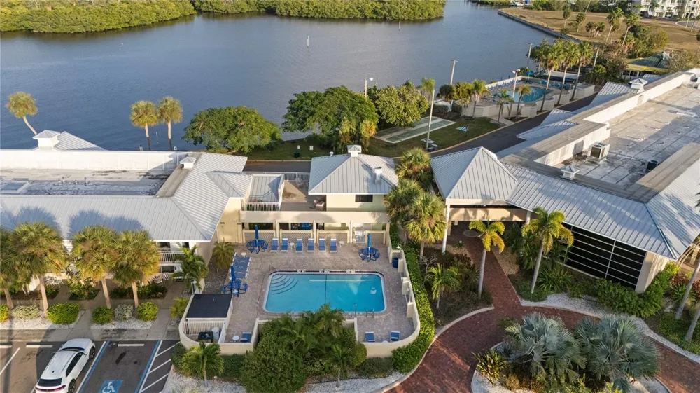 611 DESTINY DRIVE #406 Ruskin, FL 33570