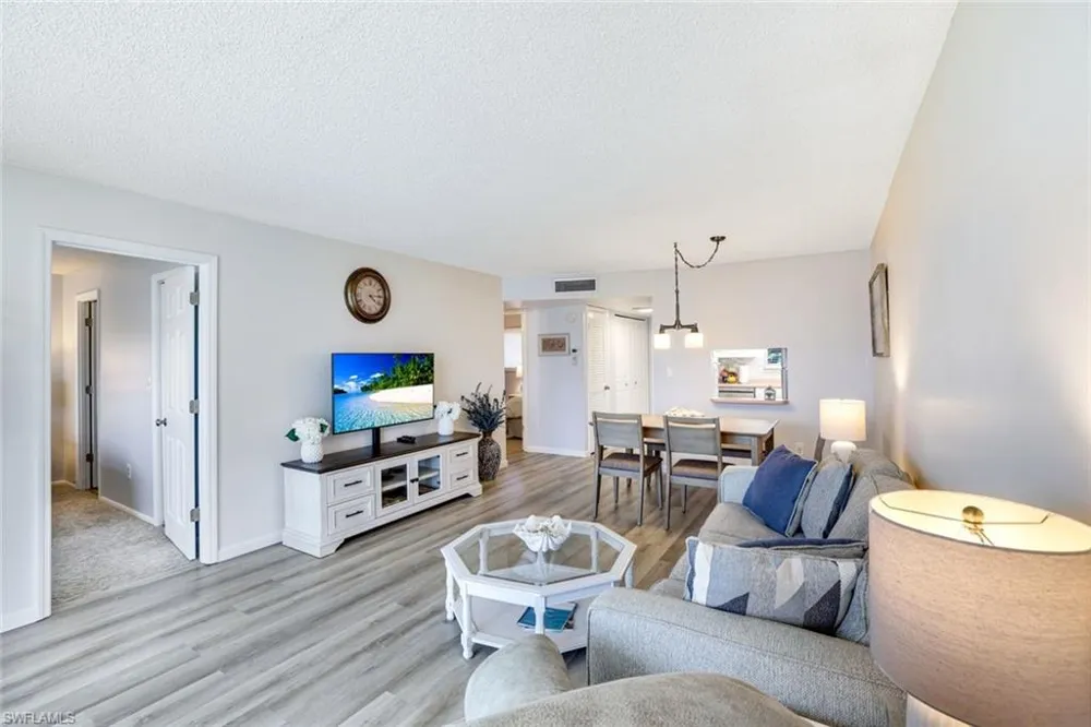 200 Forest Lakes Boulevard #204 Naples, FL 34105
