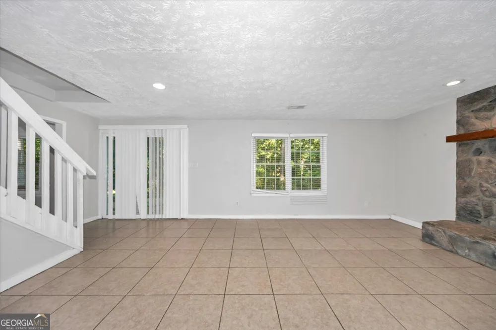 1865 Oak Ridge WAY NW Lawrenceville, GA 30044
