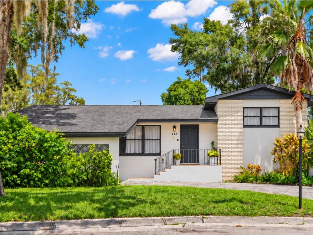 19201 ALICE CIRCLE Lutz, FL 33558