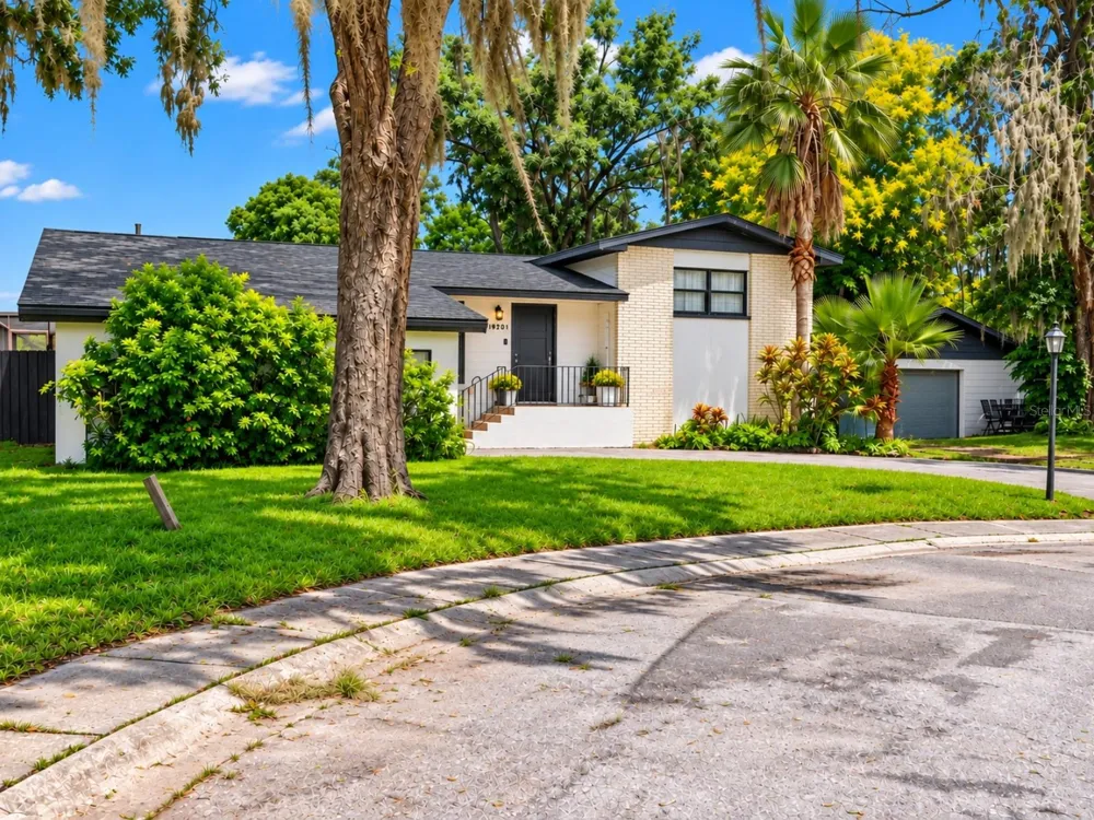 19201 ALICE CIRCLE Lutz, FL 33558