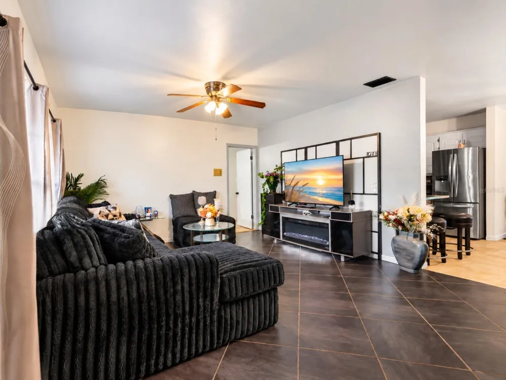 19201 ALICE CIRCLE Lutz, FL 33558