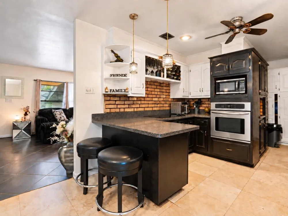 19201 ALICE CIRCLE Lutz, FL 33558