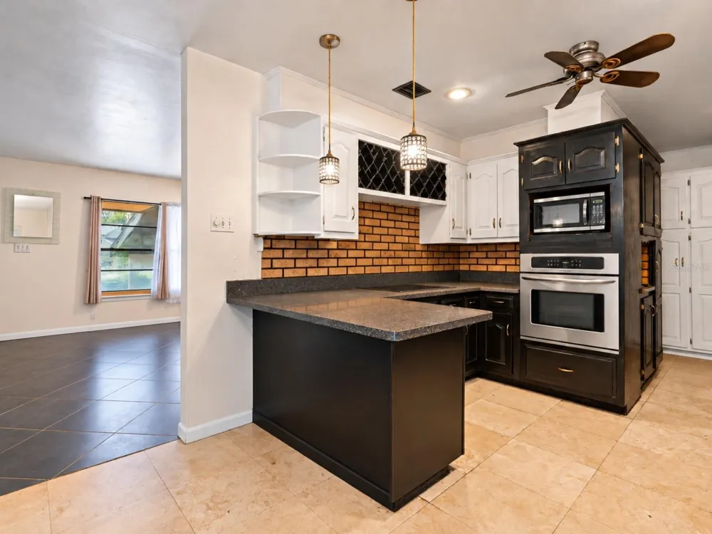 19201 ALICE CIRCLE Lutz, FL 33558