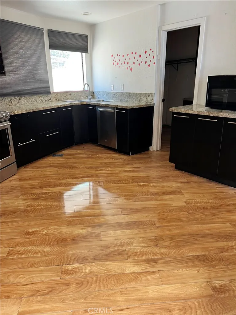 1486 Desert Front Wrightwood, CA 92397