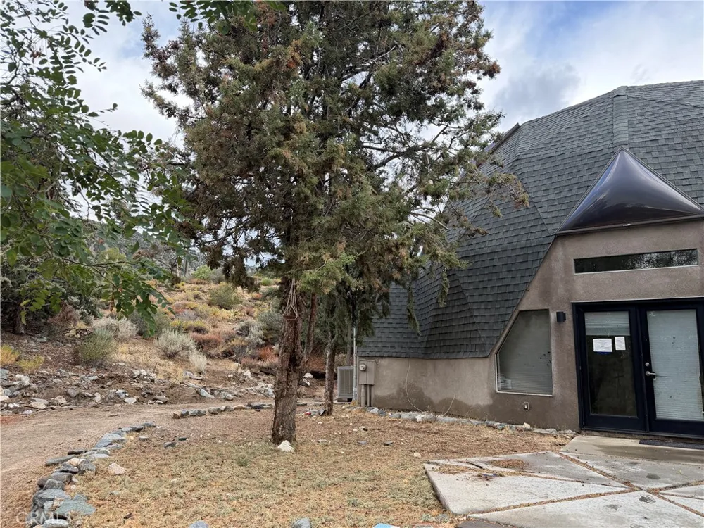 1486 Desert Front Wrightwood, CA 92397