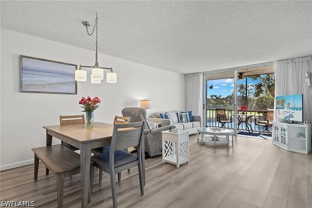 Forest Lakes Boulevard #204 Naples, FL 34105