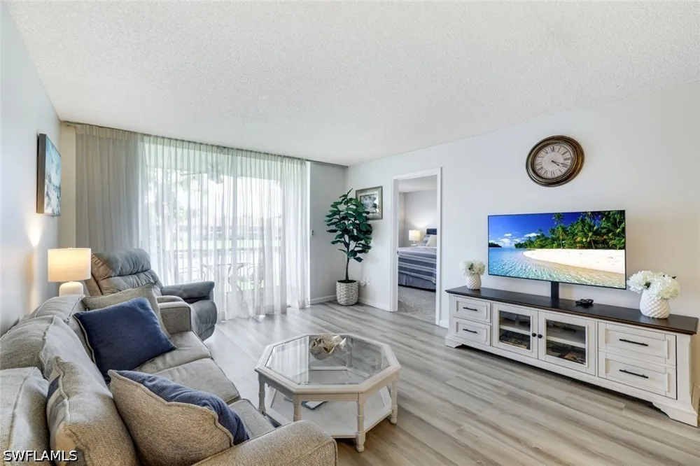 Forest Lakes Boulevard #204 Naples, FL 34105
