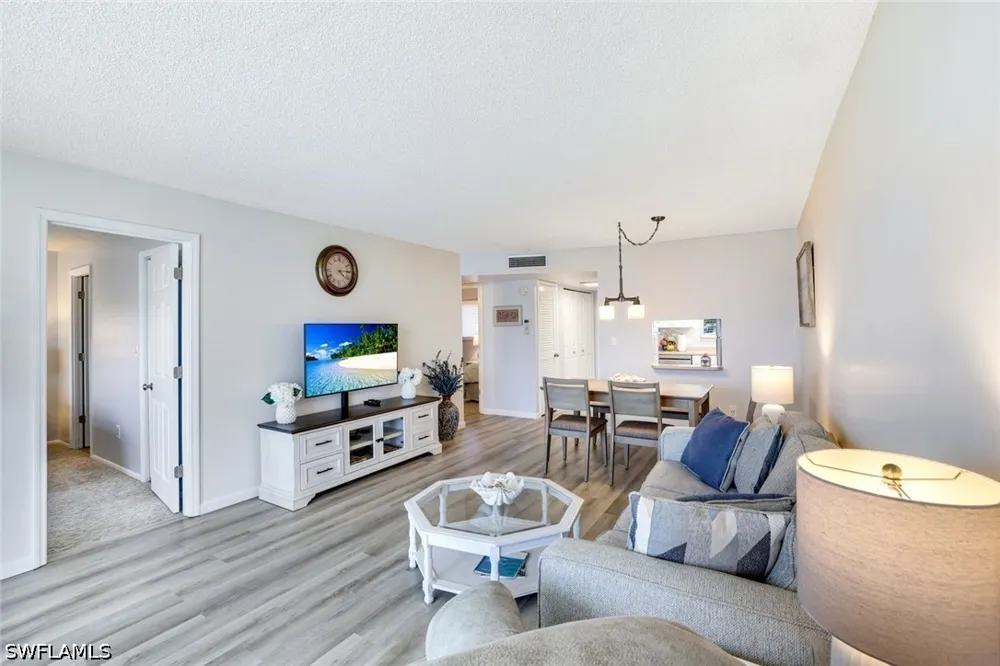 Forest Lakes Boulevard #204 Naples, FL 34105
