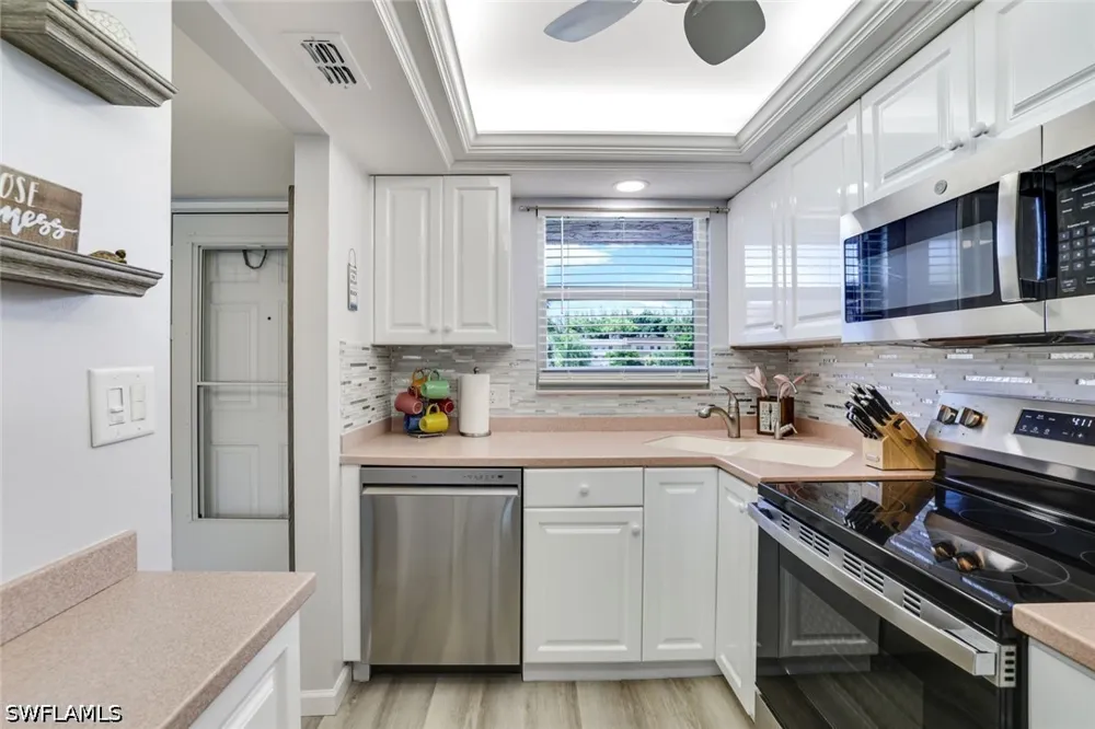 Forest Lakes Boulevard #204 Naples, FL 34105