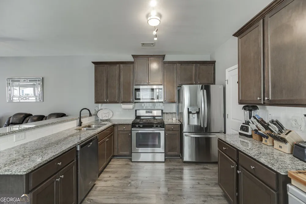 4694 Beacon Ridge LN Flowery Branch, GA 30542