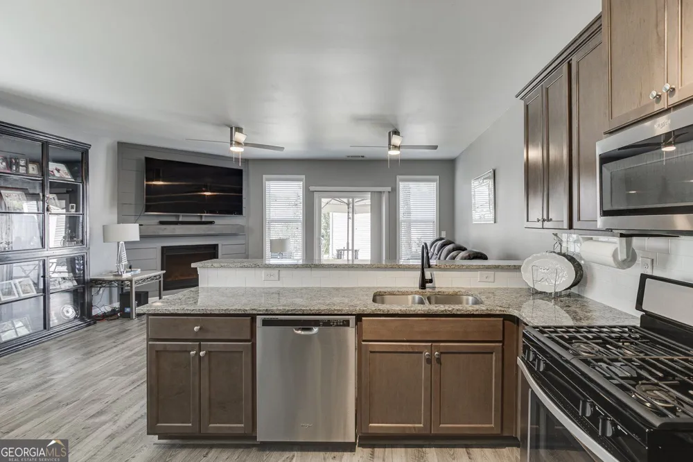 4694 Beacon Ridge LN Flowery Branch, GA 30542