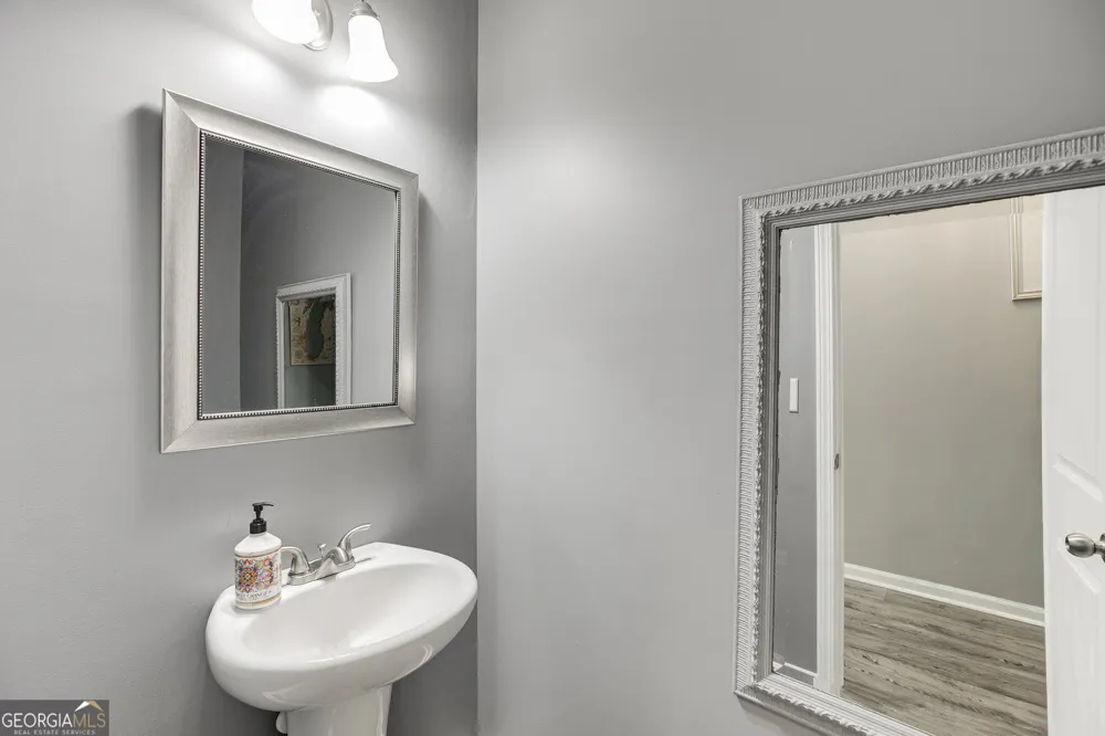 4694 Beacon Ridge LN Flowery Branch, GA 30542
